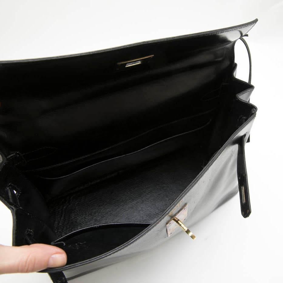 HERMES Vintage Kelly 32 bag in Black Box Leather 4