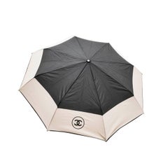 CHANEL Umbrella with CC logo in Beige and Black Fabric