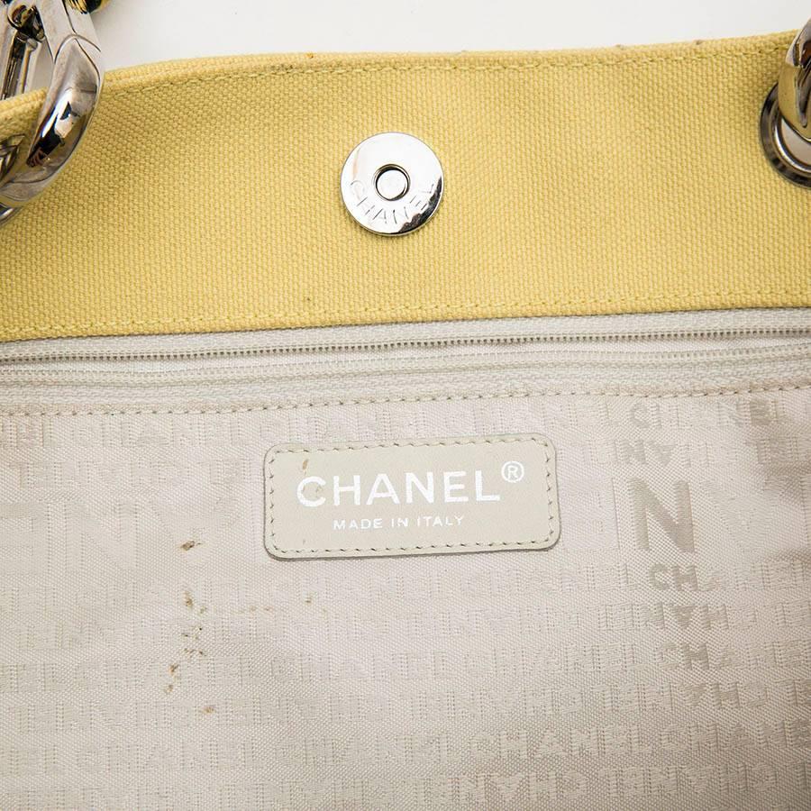 Women's CHANEL Vintage Tote Bag in Yellow Canvas