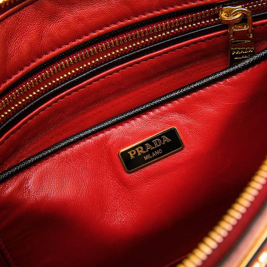 PRADA Clutch in Two-Tone Black and Red Grained Leather 3