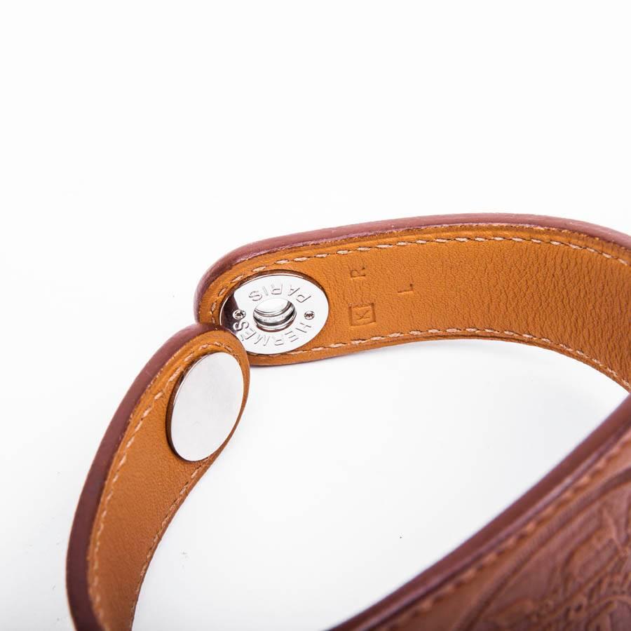 HERMES Bracelet in Barénia Gold Smooth Calfskin Leather Size L In Excellent Condition In Paris, FR