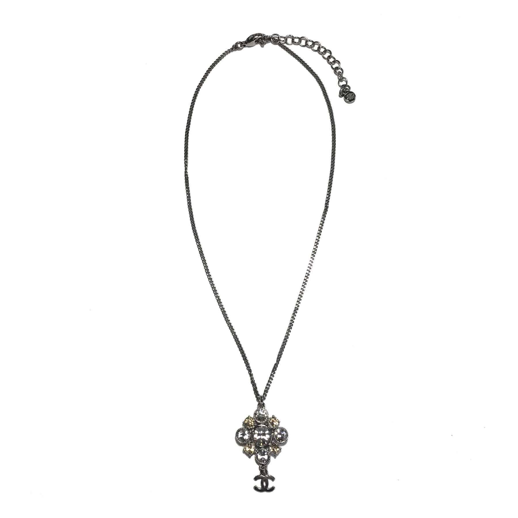 CHANEL Chain Necklace with Pendant in Silver Metal, CC and Rhinestones