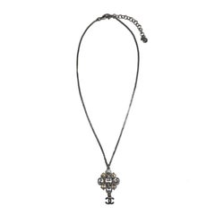 CHANEL Chain Necklace with Pendant in Silver Metal, CC and Rhinestones