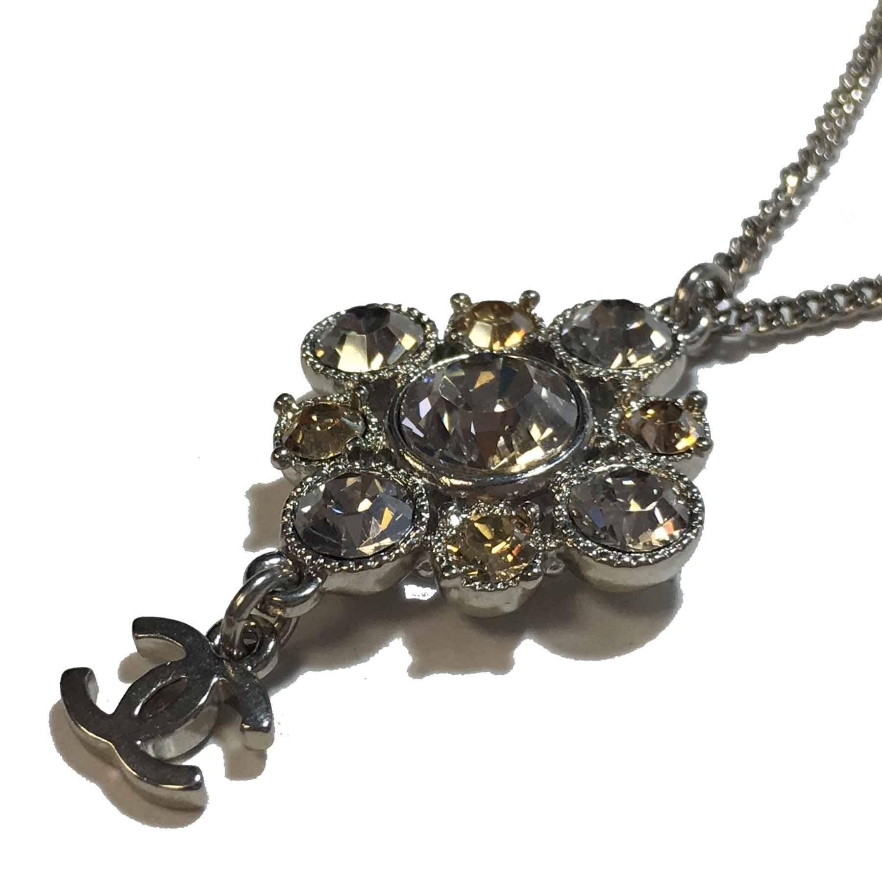 Women's CHANEL Chain Necklace with Pendant in Silver Metal, CC and Rhinestones
