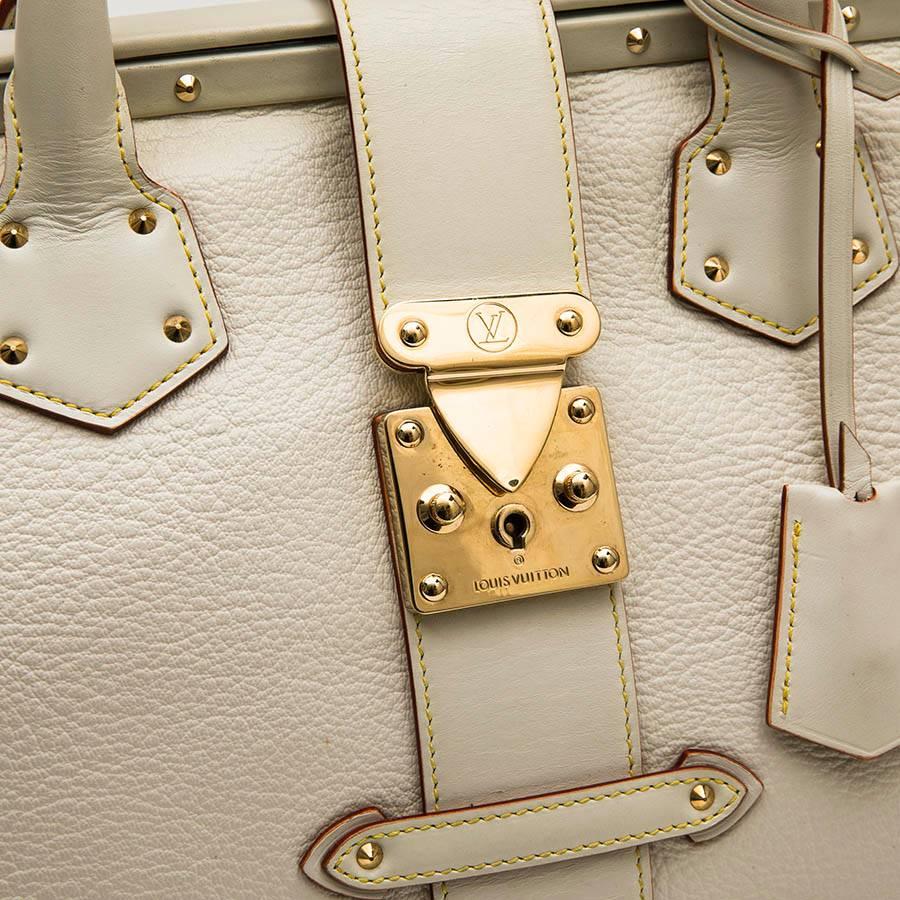 Louis Vuitton Bag in Leather and Gilded Hardware 2