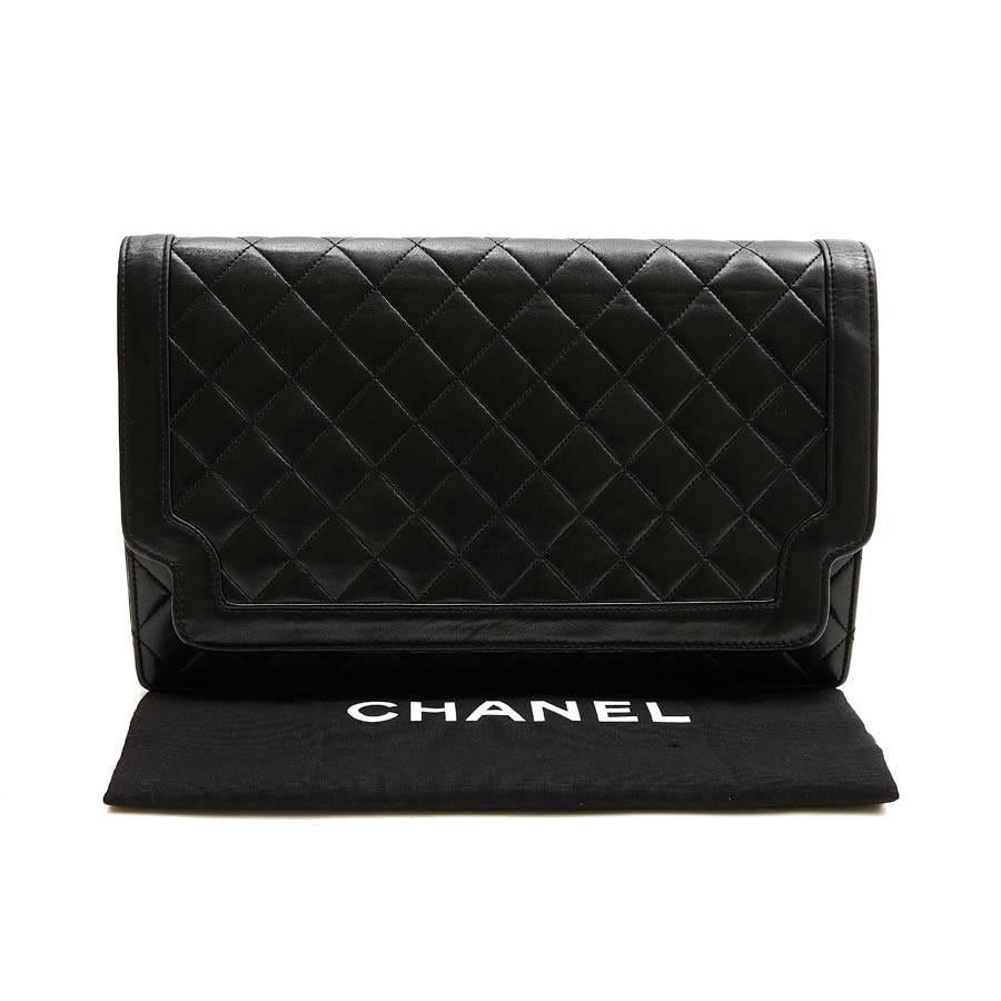 CHANEL Vintage Clutch in Black Quilted Leather 2