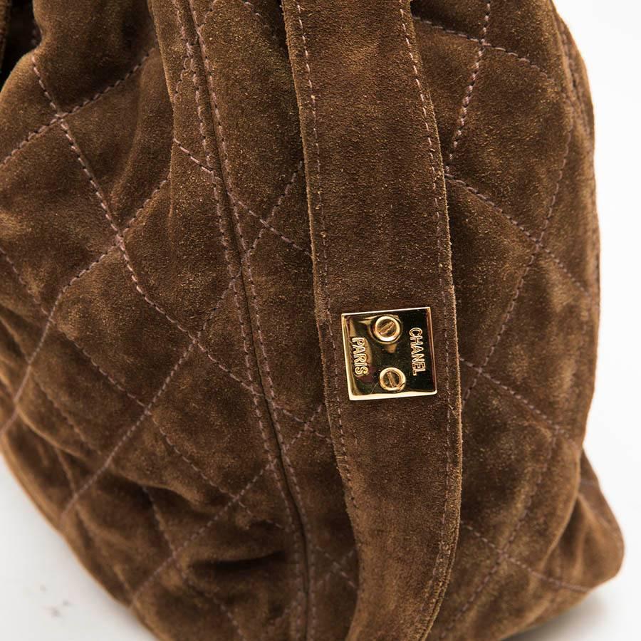 Women's Chanel Vintage Bucket Bag in Brown Suede