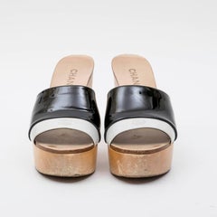 CHANEL Clogs Mules in Wood and Light Gray Patent Leather Size 37.5