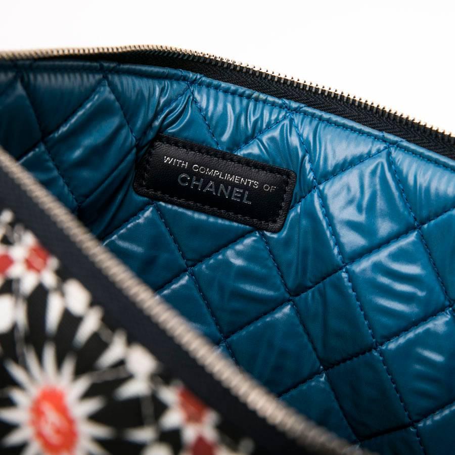 CHANEL Clutch in Multicolor Quilted Canvas 3