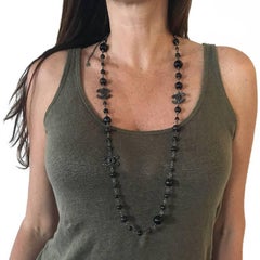 CHANEL Halskette mit schwarzen und dunkelgrauen Perlen:: CC:: Rutheniumkette