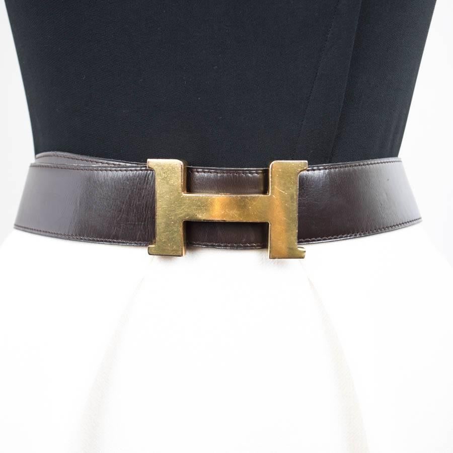 Hermès vintage belt in brown box leather. Buckle H in gilded metal.

Stamp B in a round (1972). Vintage belt in good condition. Scratches due to use, micro-scratches on the buckle H.

Dimensions: total length: 90 cm, worn on the shortest: 71 cm, in