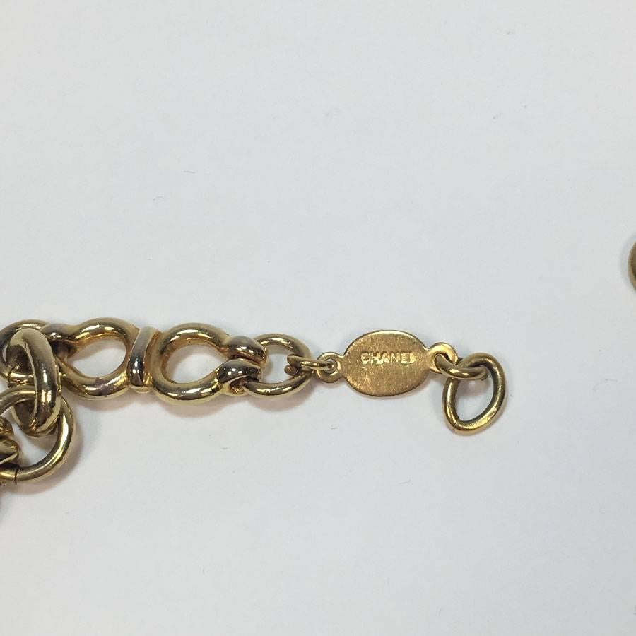 CHANEL Vintage Long Necklace in Gilt Metal In Good Condition In Paris, FR
