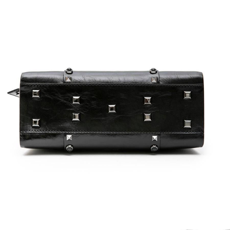 VALENTINO Bag in Aged Semi Matte Black Leather In Excellent Condition In Paris, FR