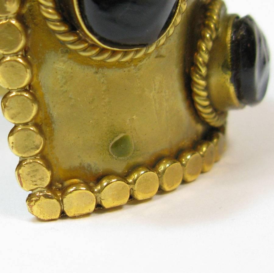 Marguerite de Valois Aged Gilt Metal and Molten Glass Cabochons Cuff Bracelet  For Sale 2
