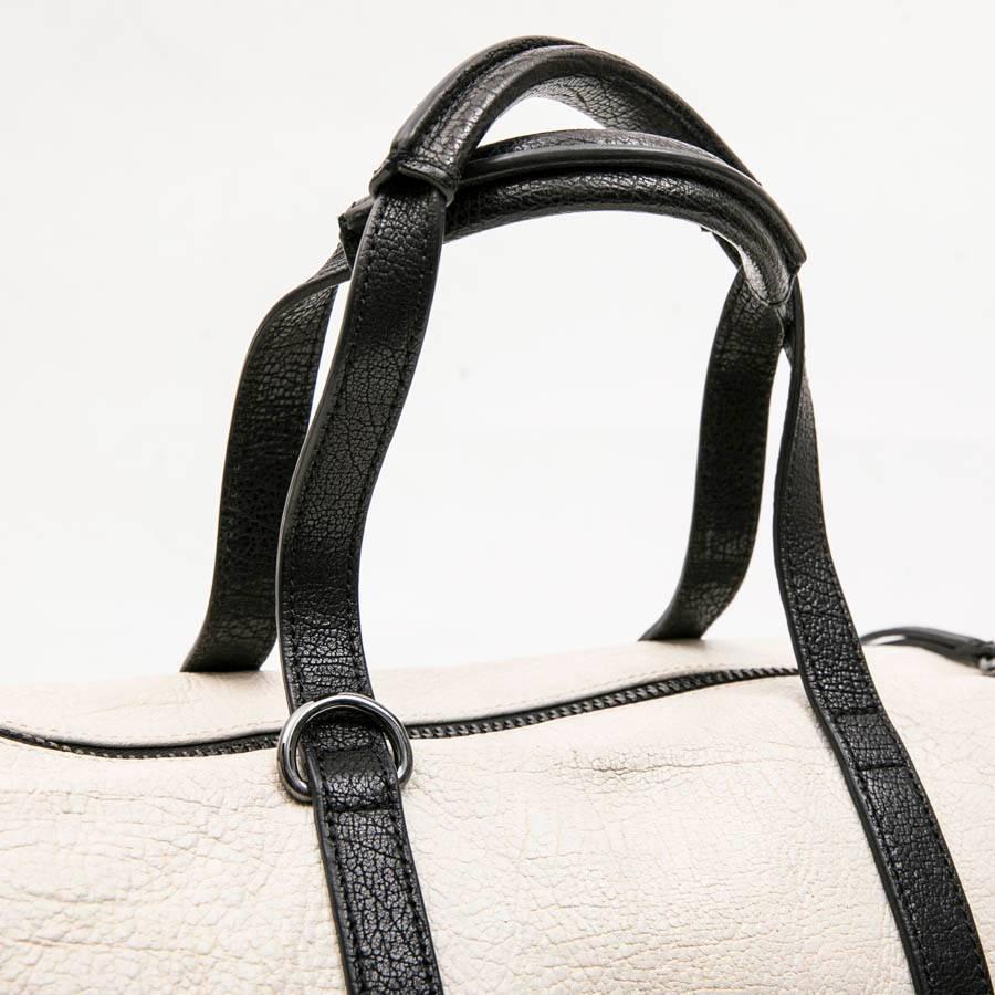 KARL LAGERFELD Bowling Bag in Beige Grained Leather-Like Canvas 5