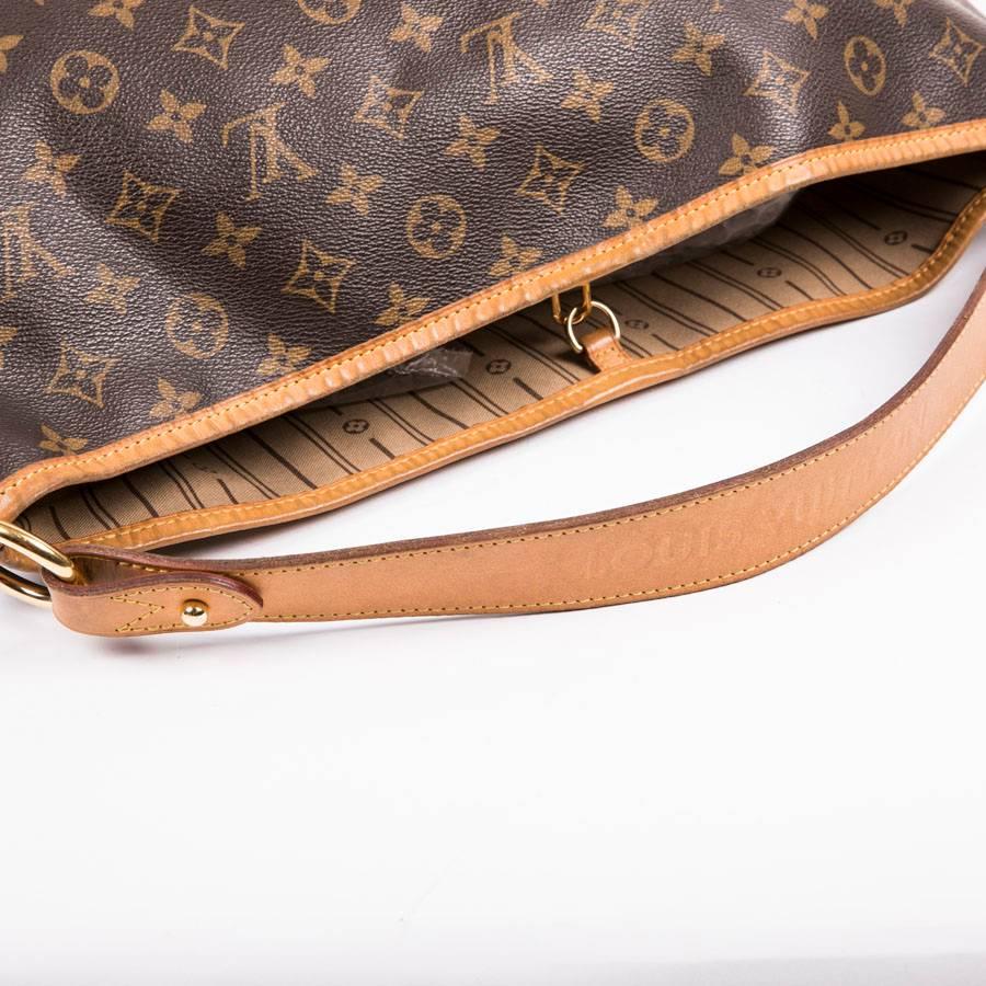 LOUIS VUITTON Neverfull Bag in Brown Monogram Canvas and Leather 3