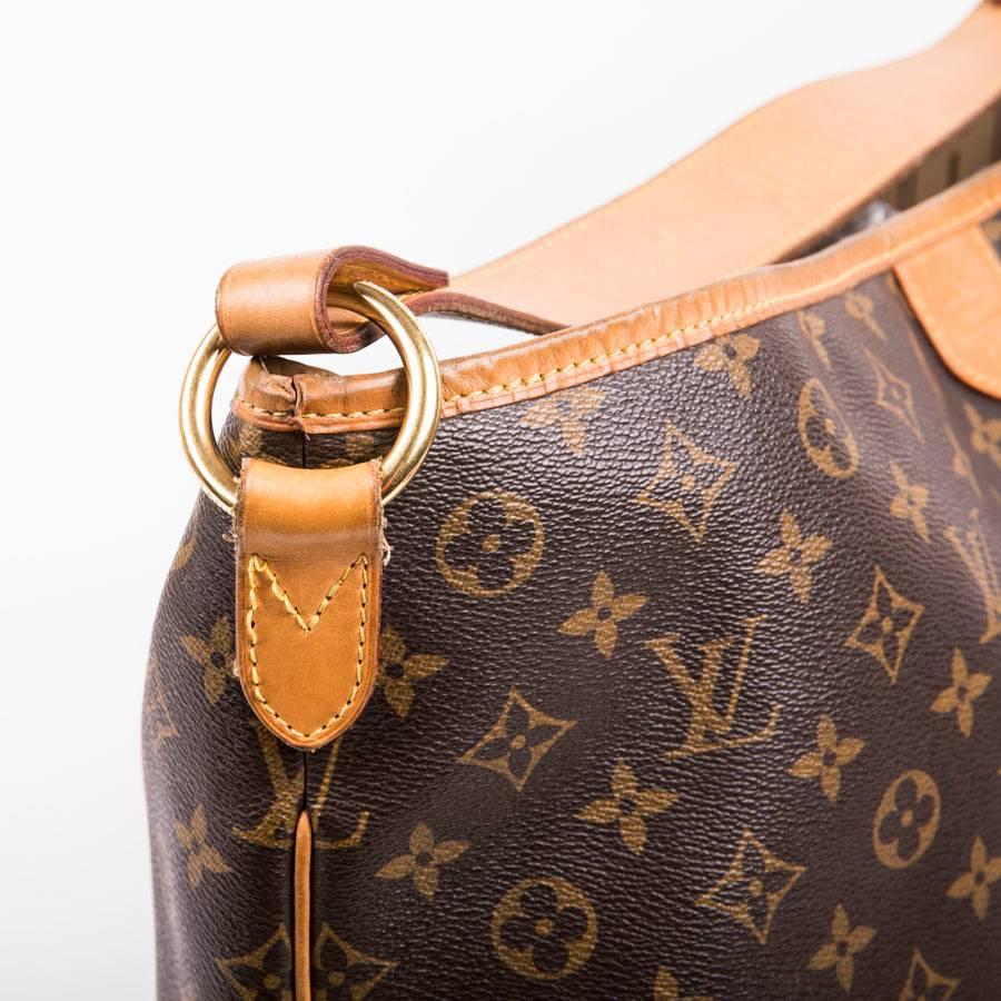 LOUIS VUITTON Neverfull Bag in Brown Monogram Canvas and Leather 4