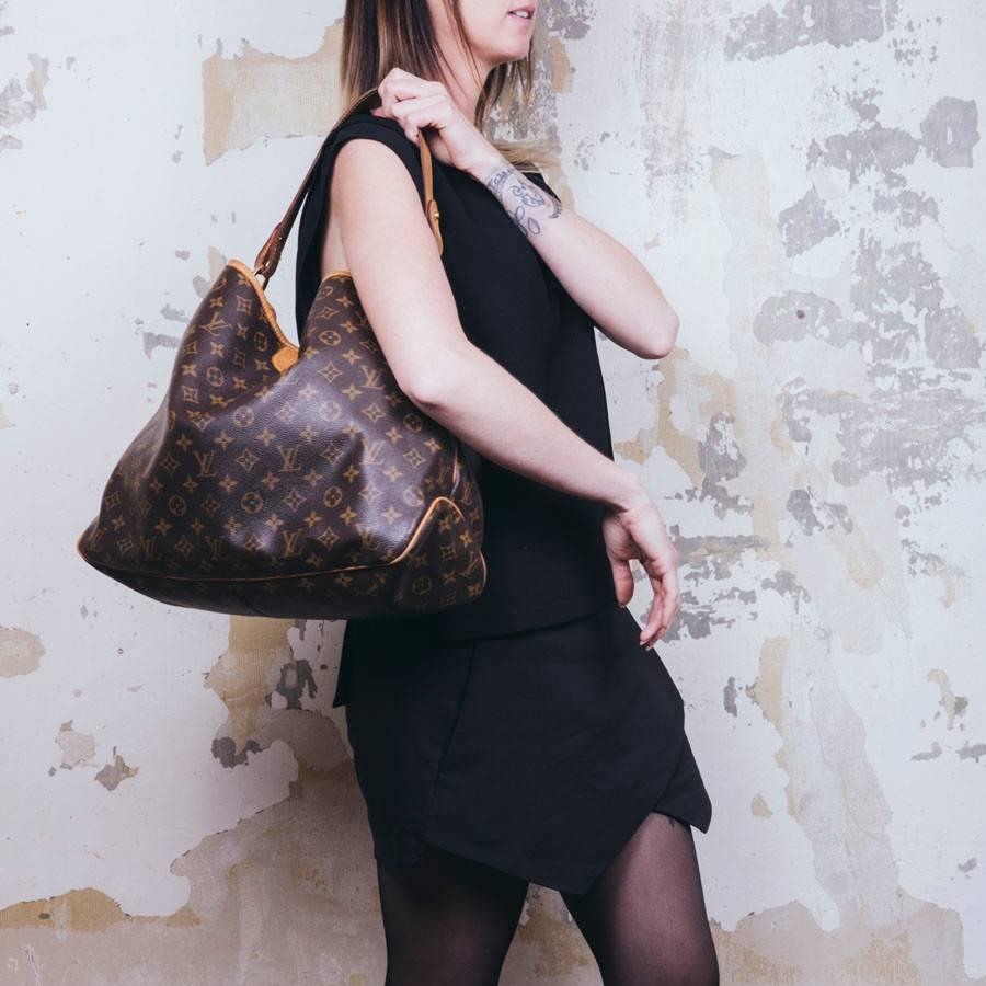 Black LOUIS VUITTON Neverfull Bag in Brown Monogram Canvas and Leather