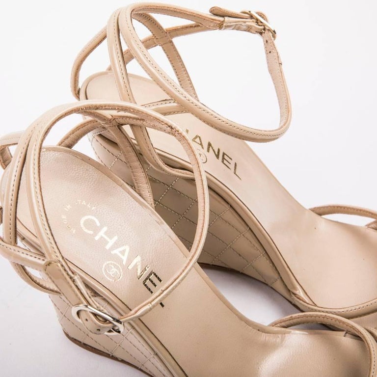 CHANEL Wedge Sandals in Beige Lacquered Quilted Leather Size 40.5FR For