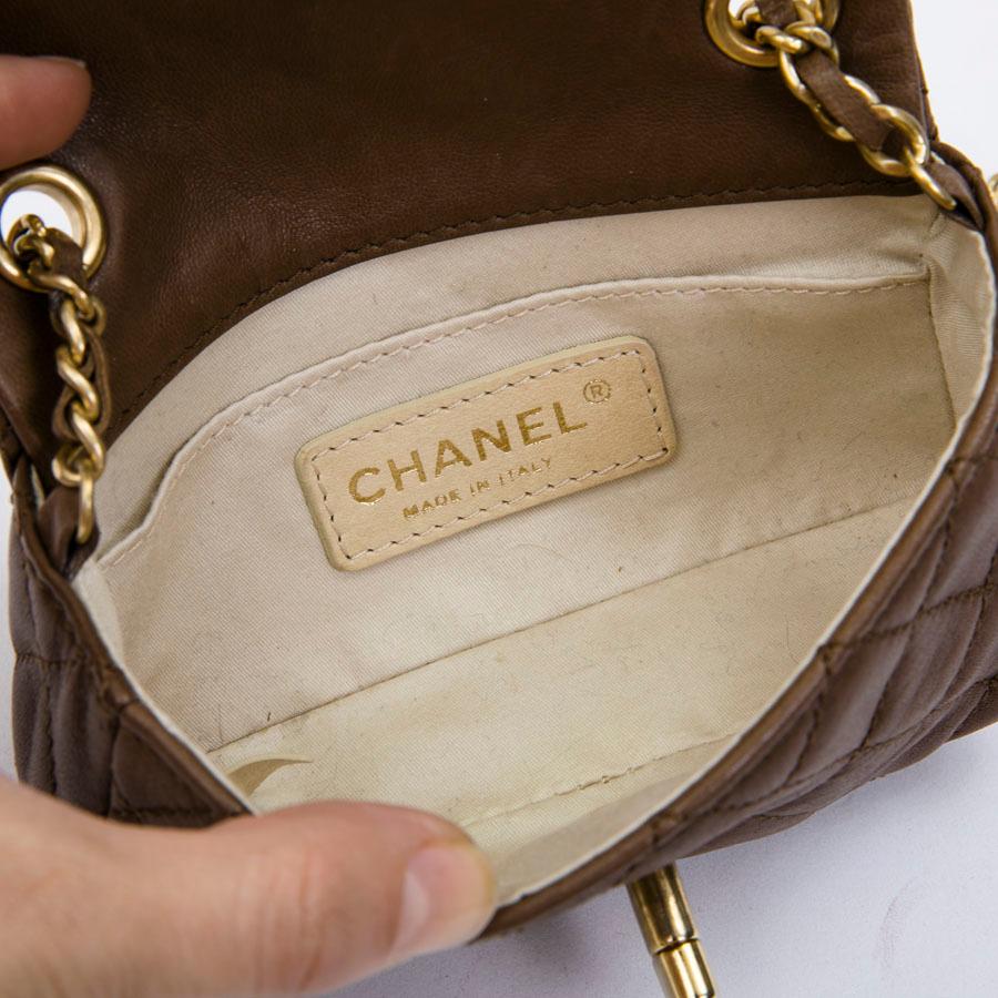 CHANEL Mini Bag in Light Brown Lamb Leather 7