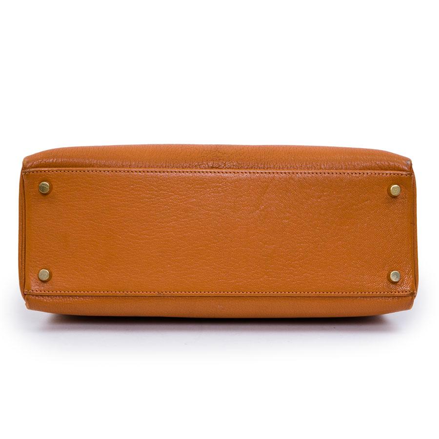 HERMES Kelly II Bag 32 in Orange Pumpkin Lamb Leather In Good Condition In Paris, FR