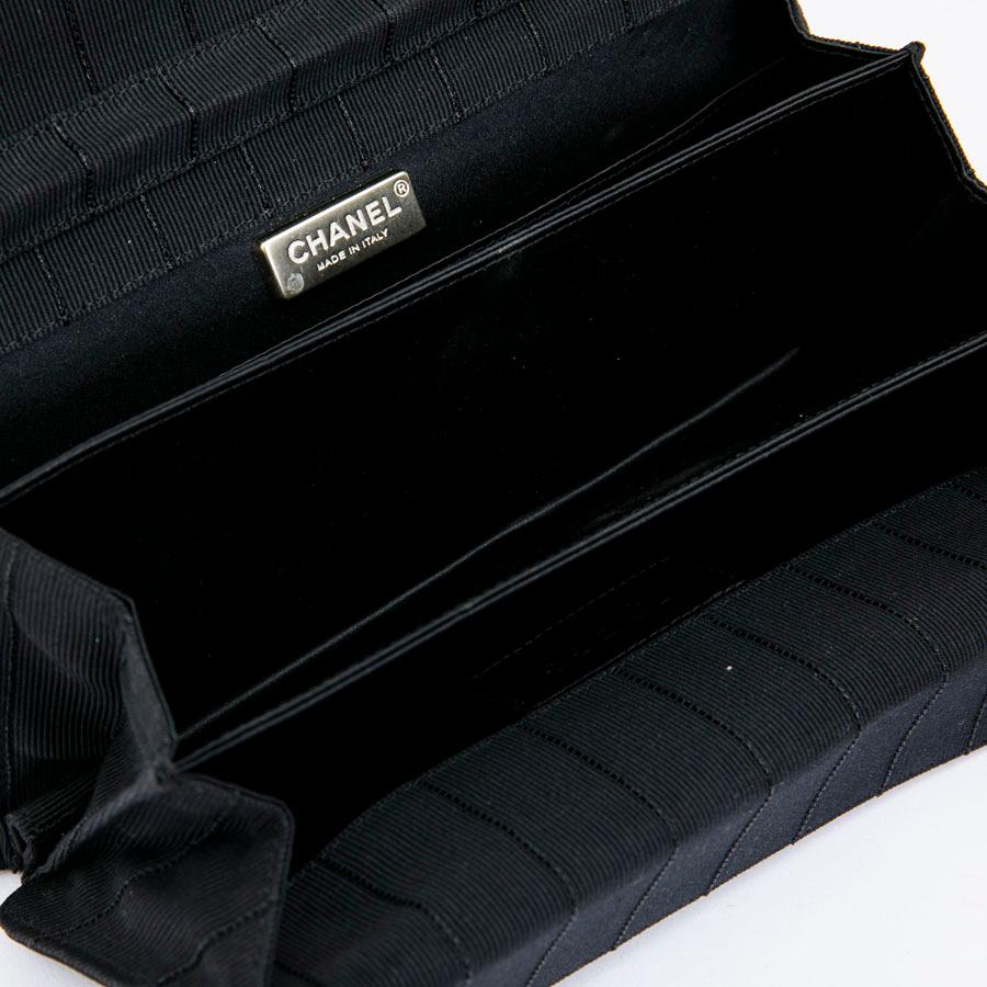 CHANEL Evening Clutch in Black Fabric 6