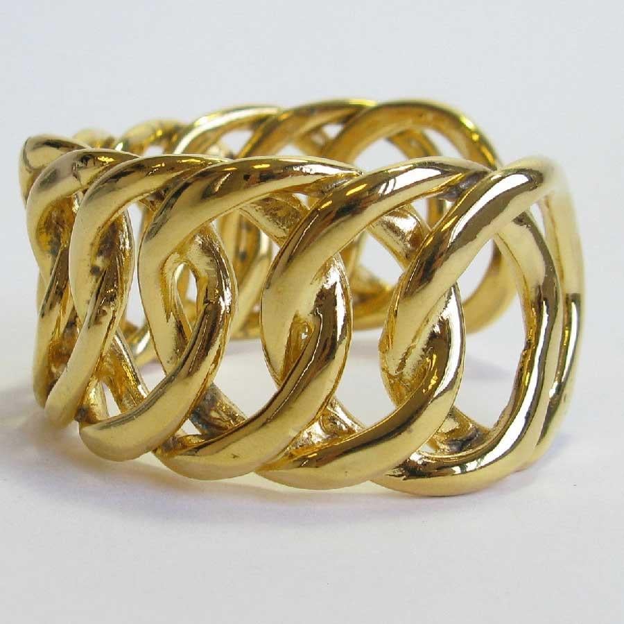 CHANEL Vintage Cuff Bracelet in Golden Metal Braided Chain In Good Condition For Sale In Paris, FR