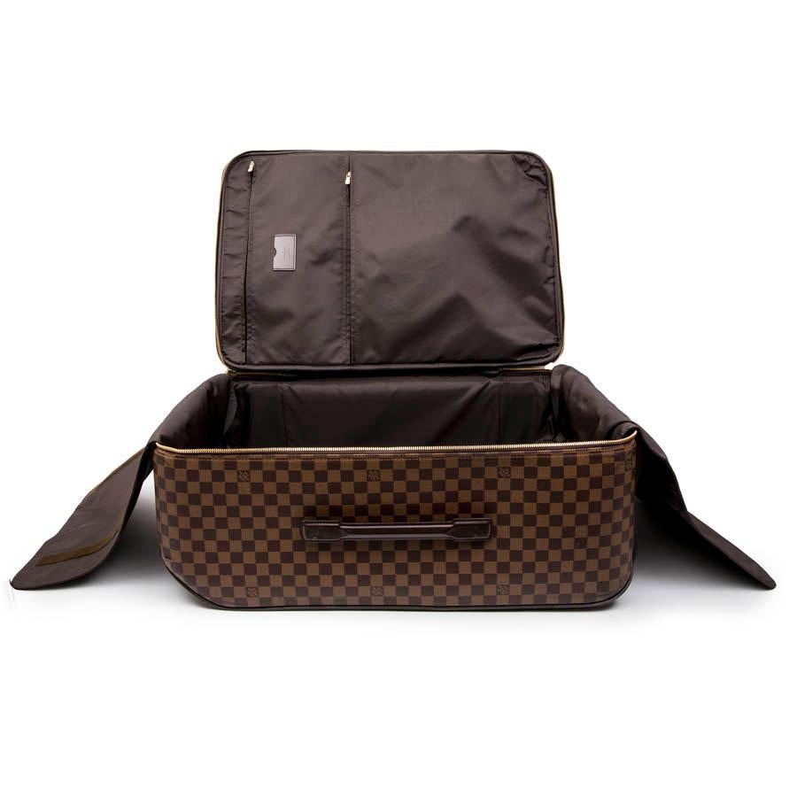 LOUIS VUITTON Large Pegasus Model Rolling Suitcase in Damier Ebene Canvas In Good Condition For Sale In Paris, FR