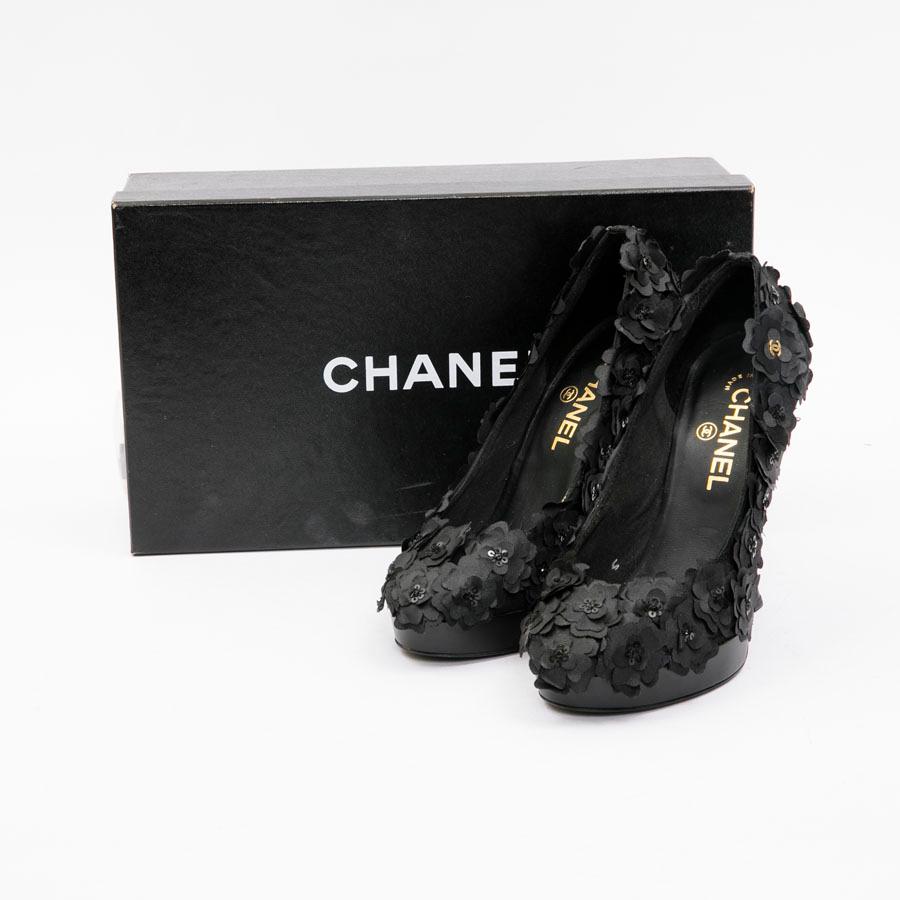 CHANEL High Heels with Black Camellias in Fabric and Black Sequins size 37.5FR 3