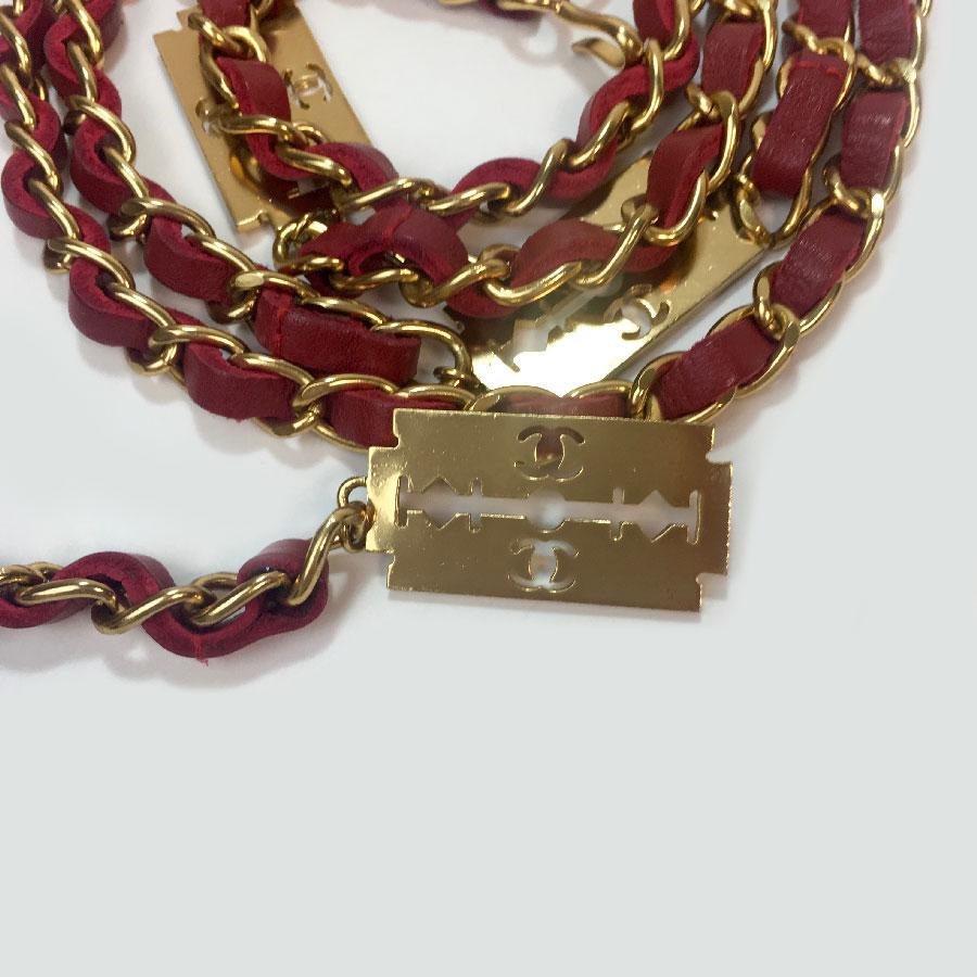 CHANEL Vintage Chain Belt and Razor Blades in Gilt Metal and Red Leather In Excellent Condition In Paris, FR