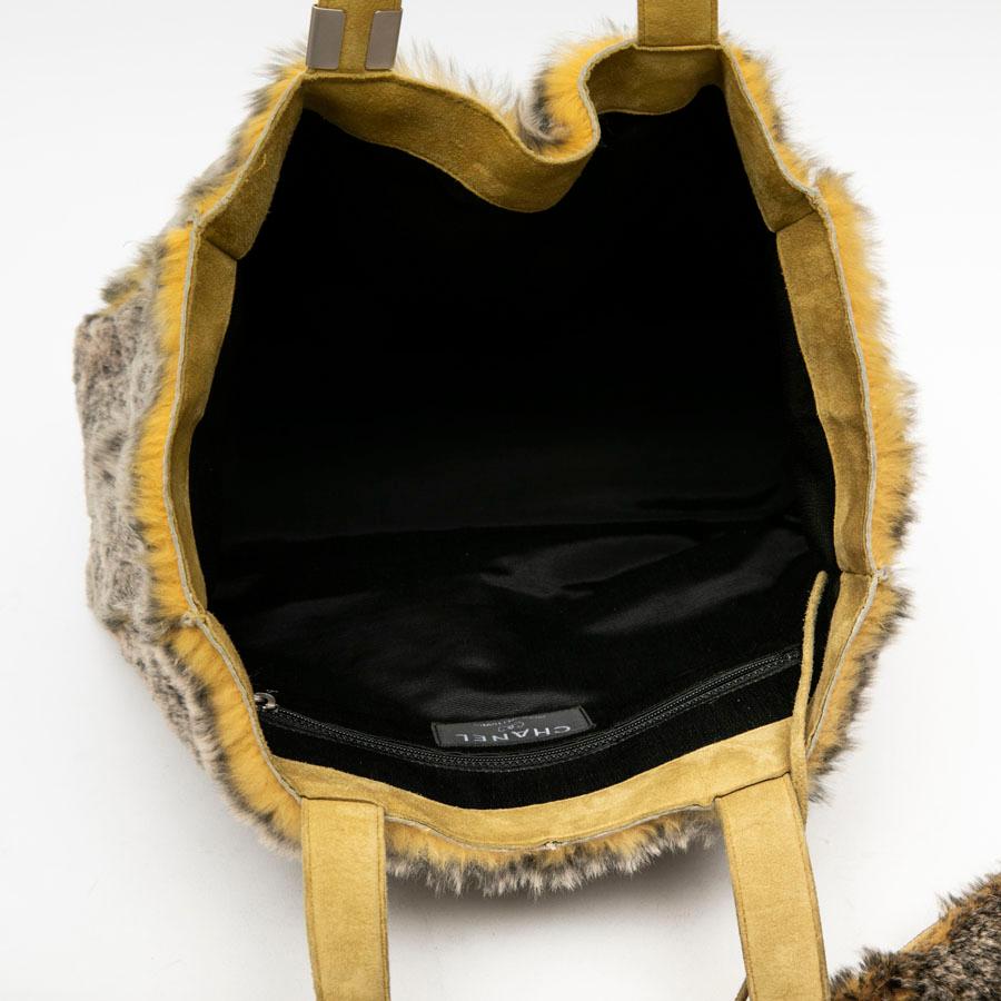 CHANEL Bag in Gray and Yellow Orylag Fur For Sale 6