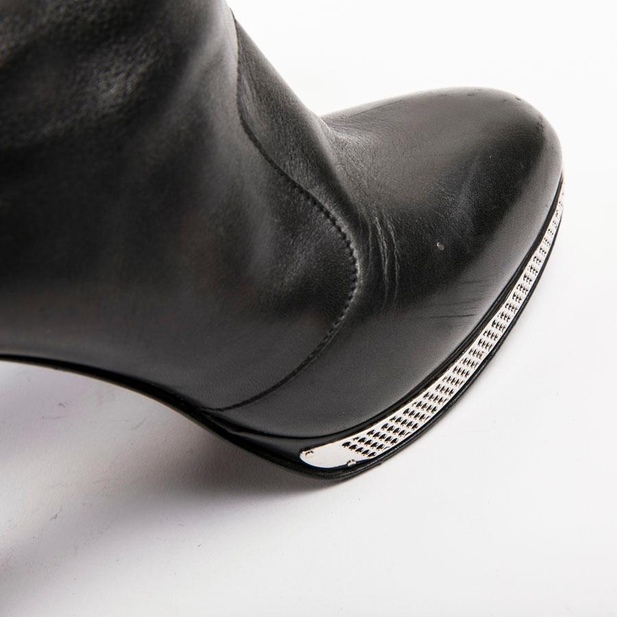 Chanel Low Boots in Black Lamb Leather and Palladium Silver Grille  3