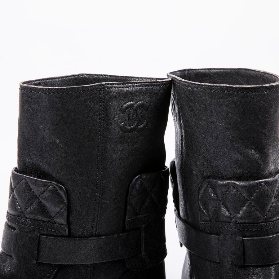 CHANEL Boots in Black Aged Leather Size 37.5 R 4