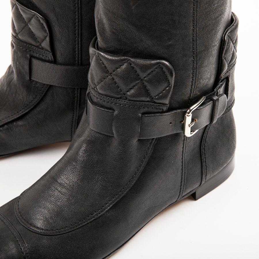CHANEL Boots in Black Aged Leather Size 37.5 R 5