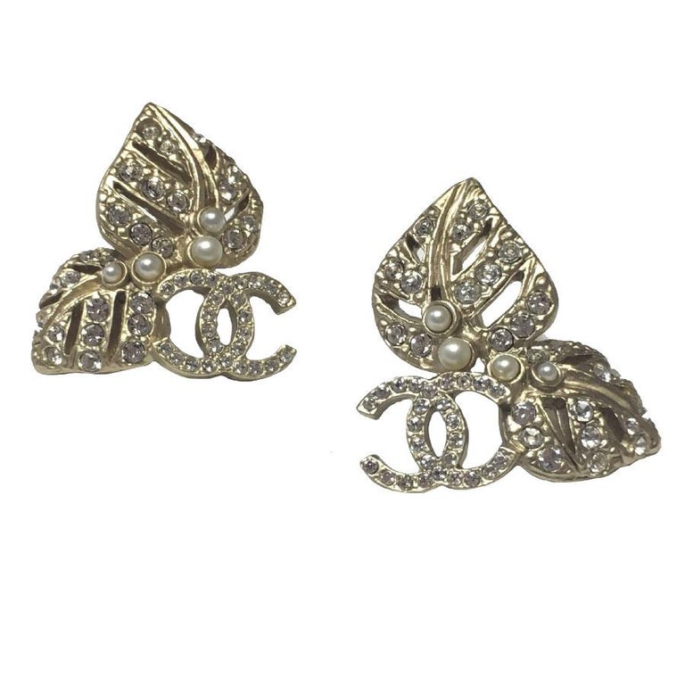 CHANEL Leaves Stud Earrings in Matte Gold Metal, Rhinestones and Pearls For Sale at 1stdibs