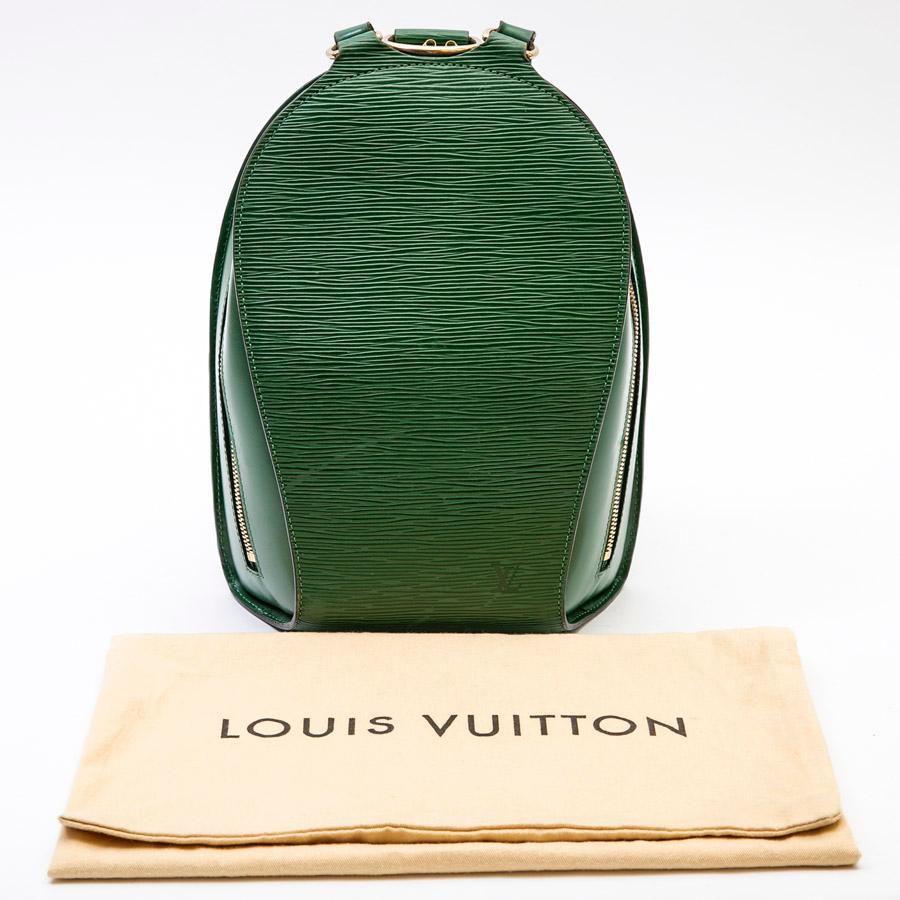LOUIS VUITTON Backpack in Green Epi Leather 4