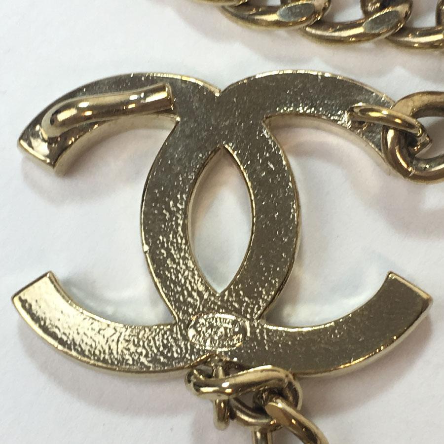 CHANEL Chain Belt in Gilt Metal with CC In Excellent Condition In Paris, FR