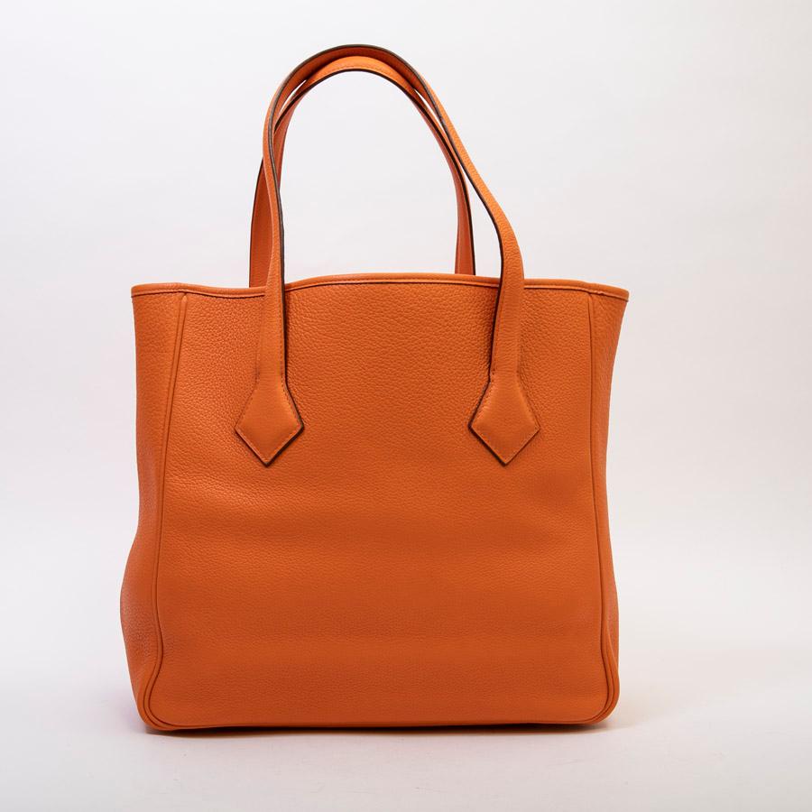 HERMES Bag in Orange Clémence Taurillon Leather In Good Condition In Paris, FR
