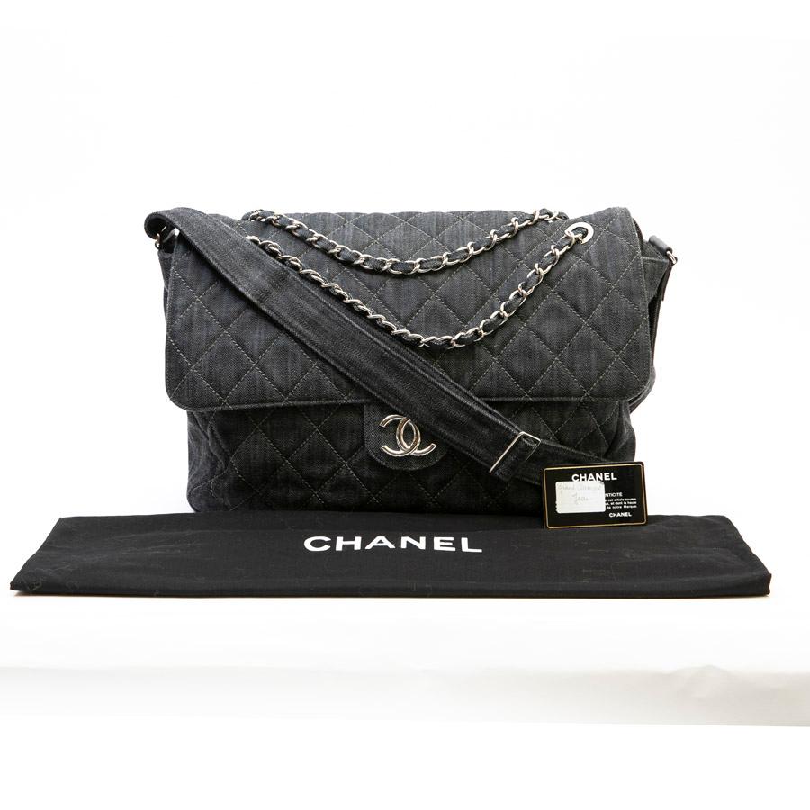 CHANEL Bag in Blue Denim Fabric In Good Condition In Paris, FR