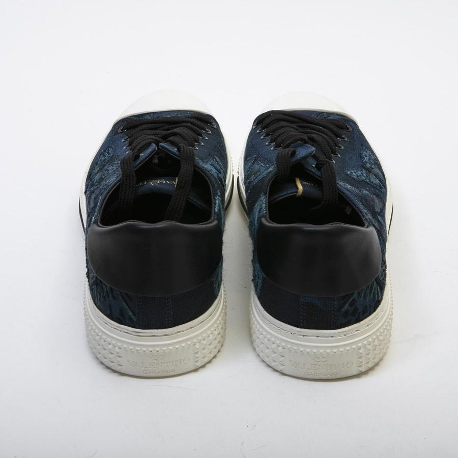 VALENTINO Tennis For Men in Navy Blue Canvas Size 44 In Excellent Condition In Paris, FR