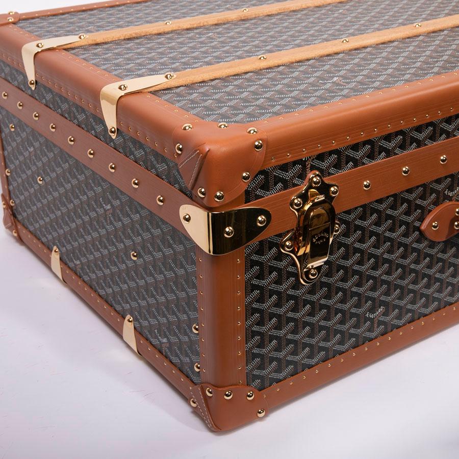 Goyard brown monogram Canvas and Leather Large Travel trunk  2