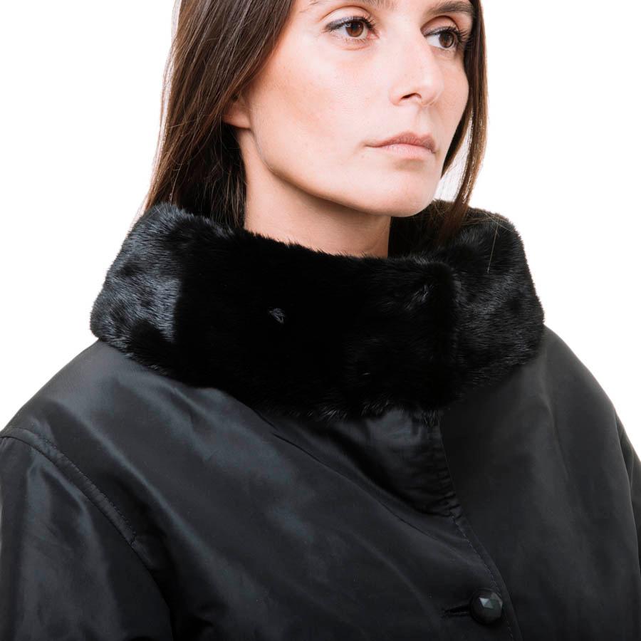 Fendi Black Trench Coat Lined with Removable Fur For Sale at 1stDibs