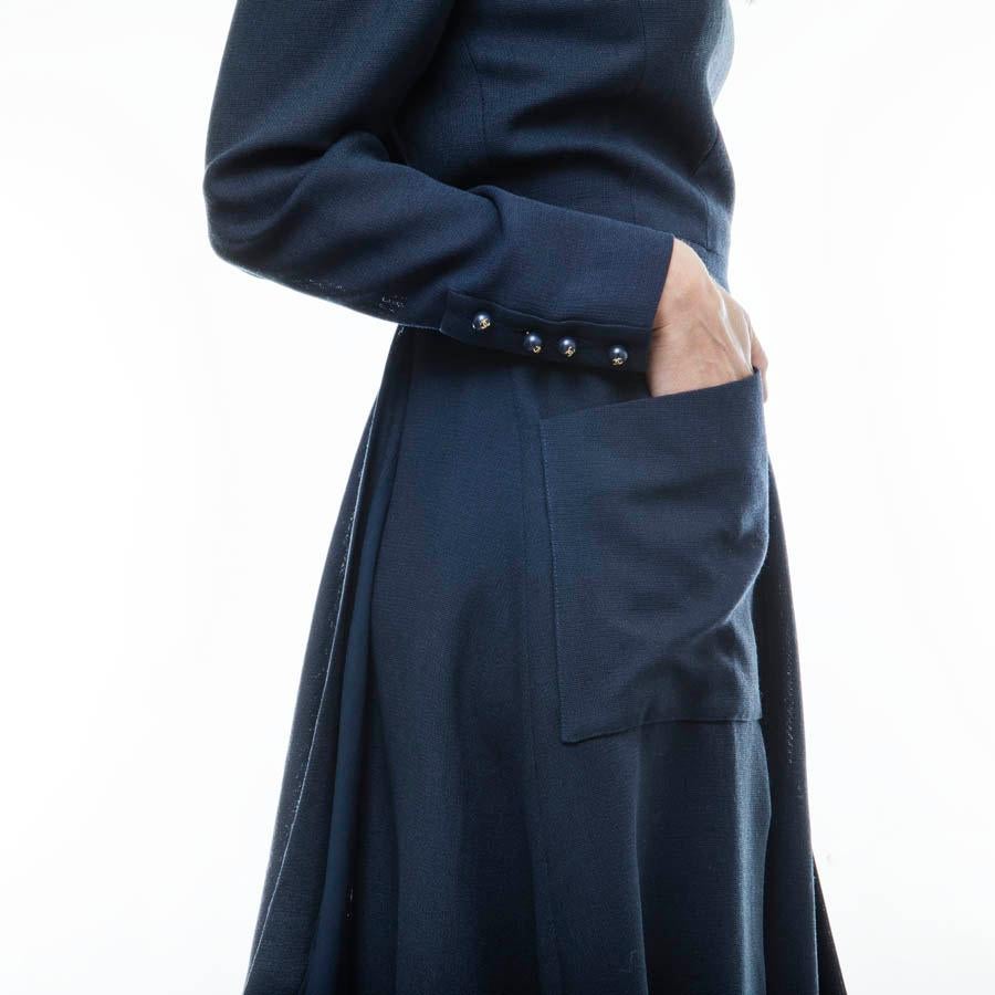 Chanel - Robe portefeuille en tissu bleu marine   Bon état - En vente à Paris, FR