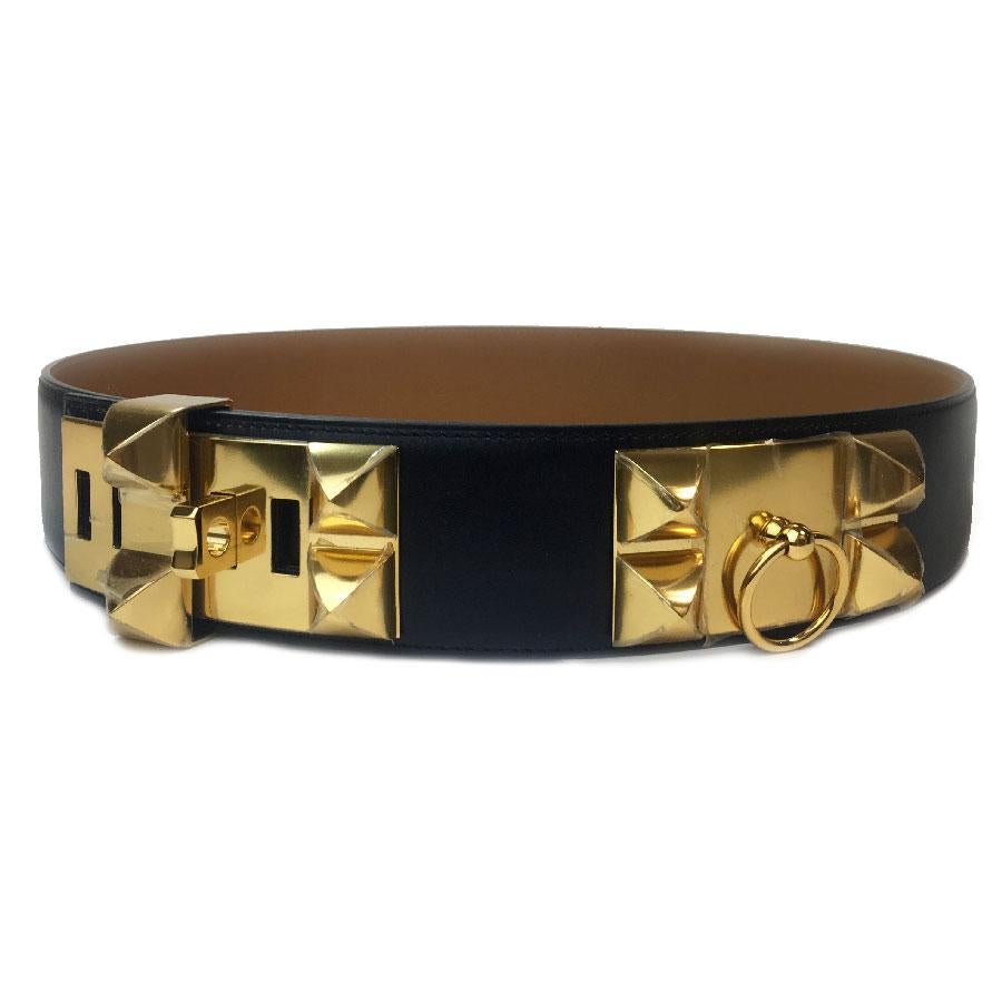 Hermès Médor or Collier de Chien belt in black box leather and gilt metal hardware.

Size 90. Made in France. Stamp T (2015). It comes from private sales (stamp S).

Mint condition (protective plastics are still on the hardware)

Dimensions: total