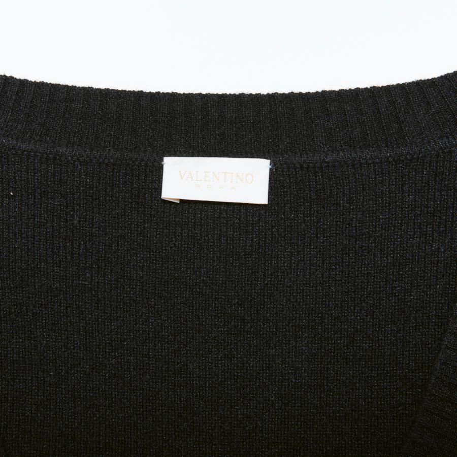 Women's VALENTINO Pullover in Black Cashmere and Wool with Black Sequins size 44 For Sale