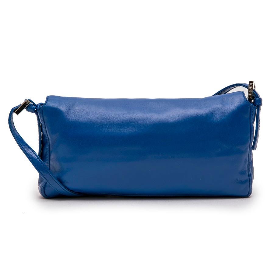 FENDI Baguette Bag in Smooth Electric Blue Leather In Excellent Condition In Paris, FR