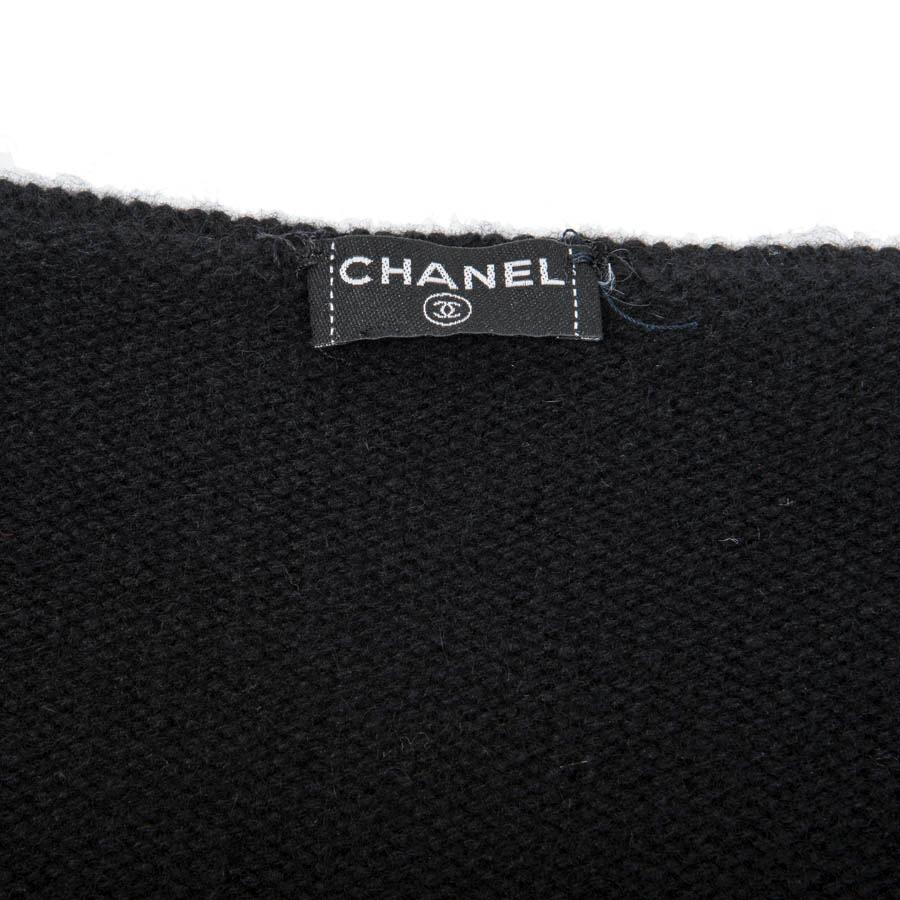 CHANEL Long Cardigan in Black Cashmere Size 36FR For Sale 3