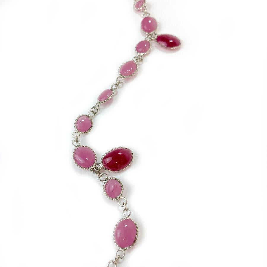 MARGUERITE DE VALOIS long necklace Waterfalls Model in pink Molten Glass In New Condition For Sale In Paris, FR