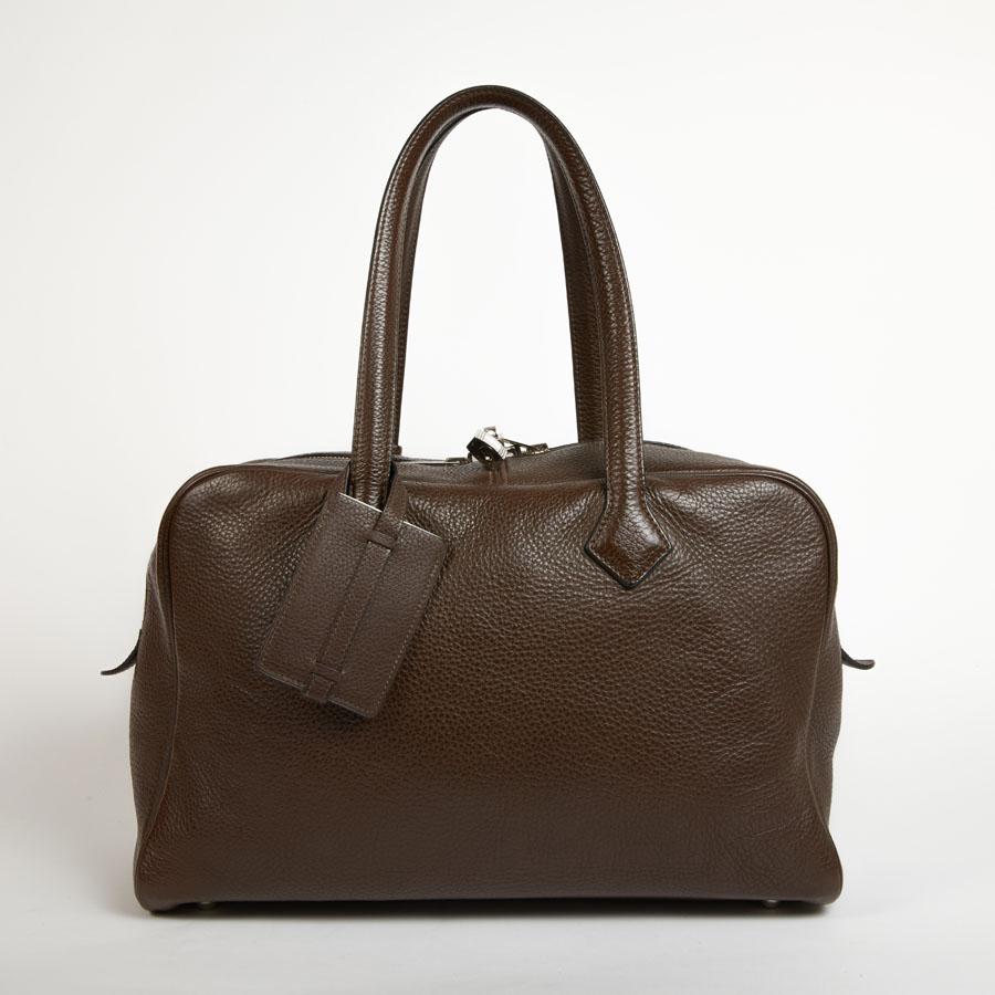 Women's HERMES Victoria Tote Bag in Chocolate Clémence Taurillon Leather