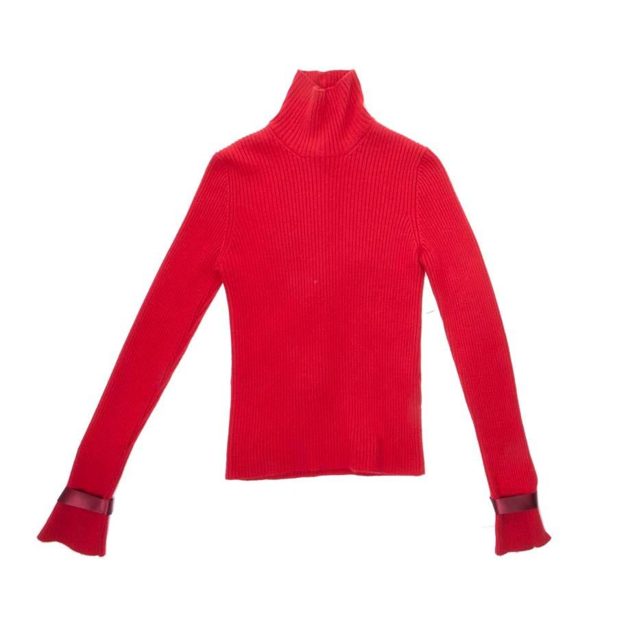 CHANEL Turtleneck Pullover in Red Cashmere Size 38FR